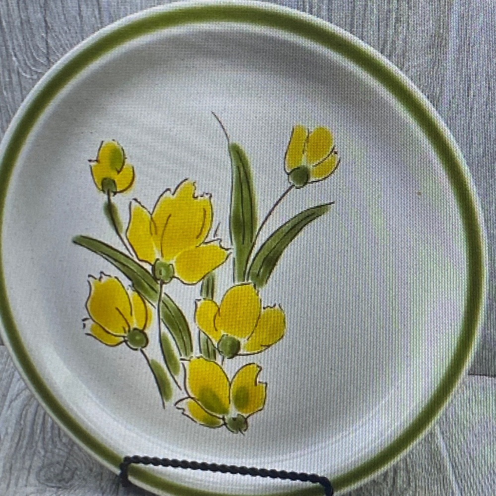 Stonybrook Japan 12" Chop‎ Plate Platter Stoneware Plate Yellow Floral Green Rim